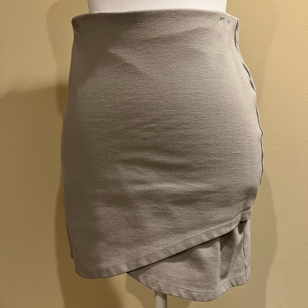 Grey Aritzia Mini Skirt Size Small